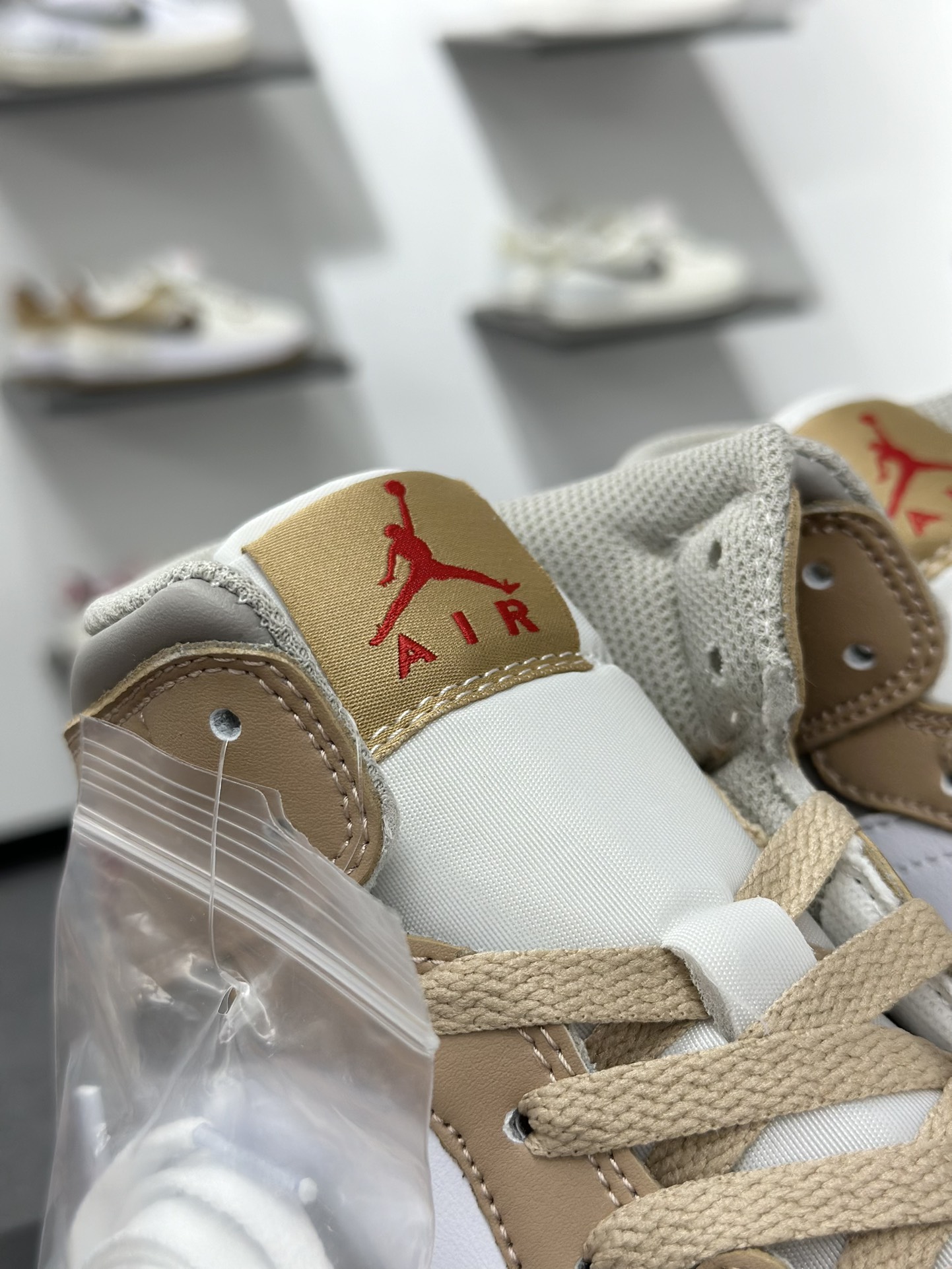 200 Nike AIR JORDAN 1 MID AJ1 乔1 耐克 低帮文化篮球鞋 DQ8426-200