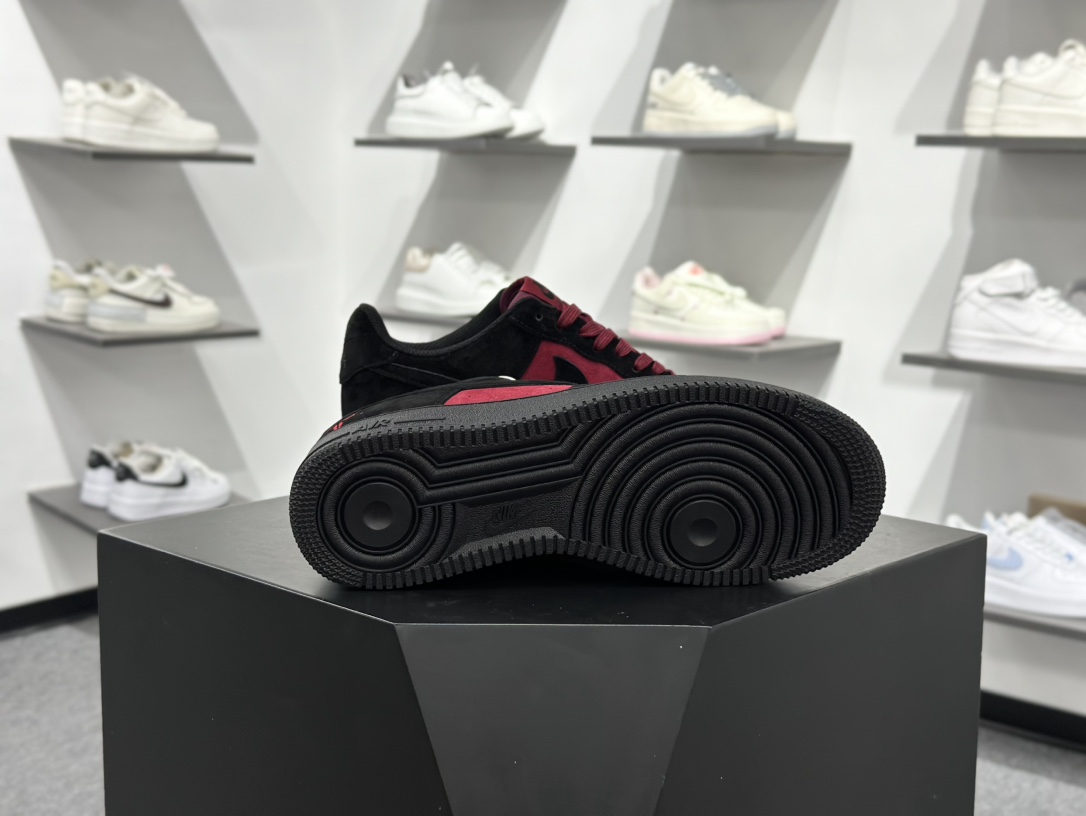 240 Nike Air Force 1 Low 07 科比 黑红 CW2288-111