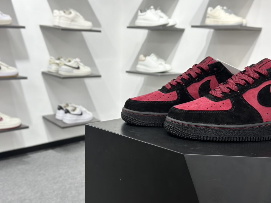240 Nike Air Force 1 Low 07 科比 黑红 CW2288-111