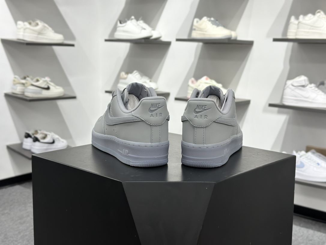 200 Nk Air Force 1‘07 Low 空军一号低帮休闲板鞋 CJ9197-002