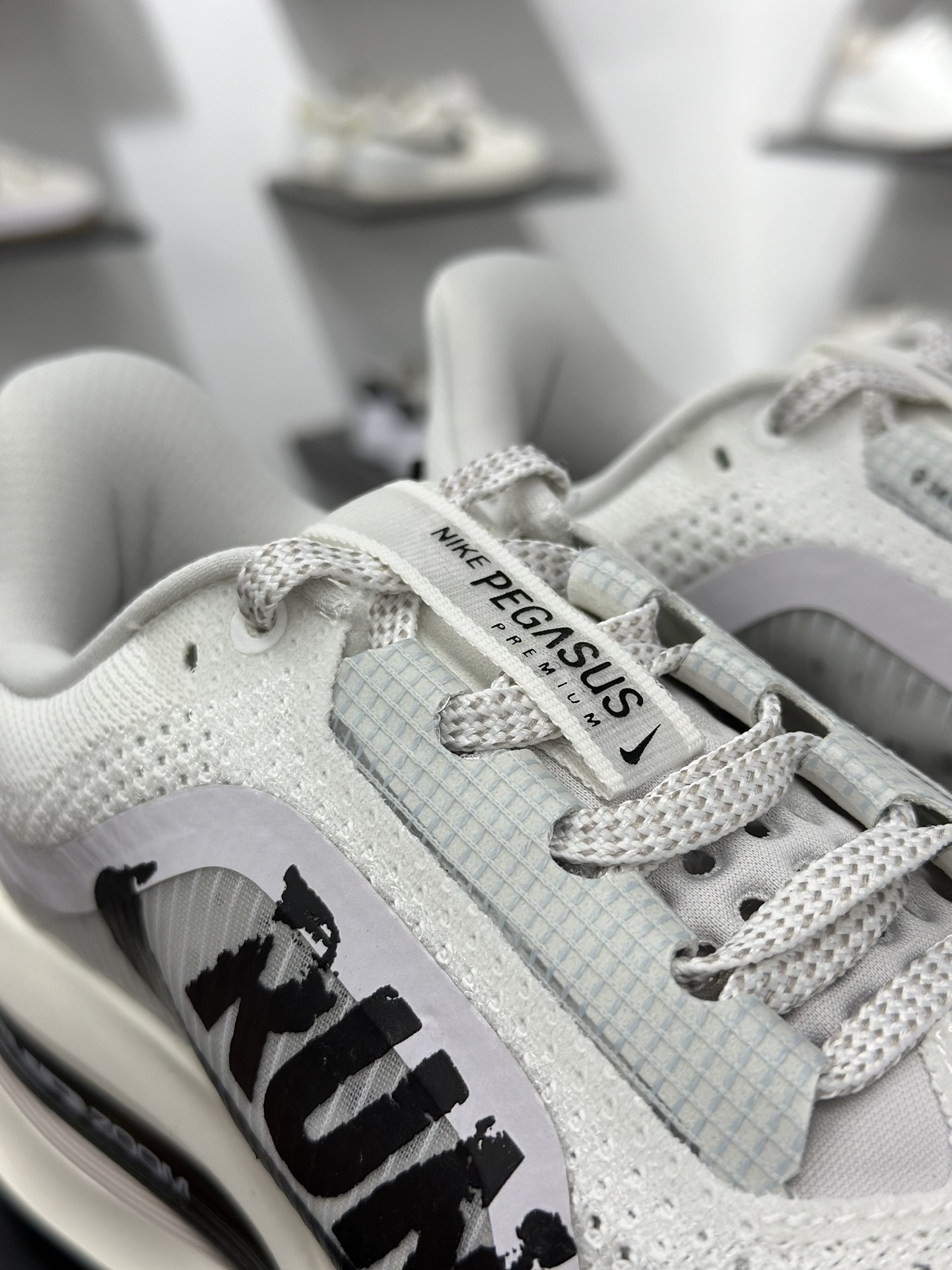 180 Nike Air Zoom Pegasus Premium RUN 耐克 新款气垫缓震休闲跑步鞋 IH2288-001