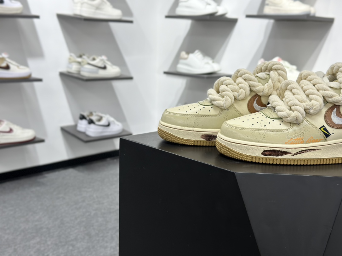 260 手绘涂鸦“奶咖小熊”Nike Air Force 1 “Milk coffee bear”空军一号定制板鞋 XL2321-666