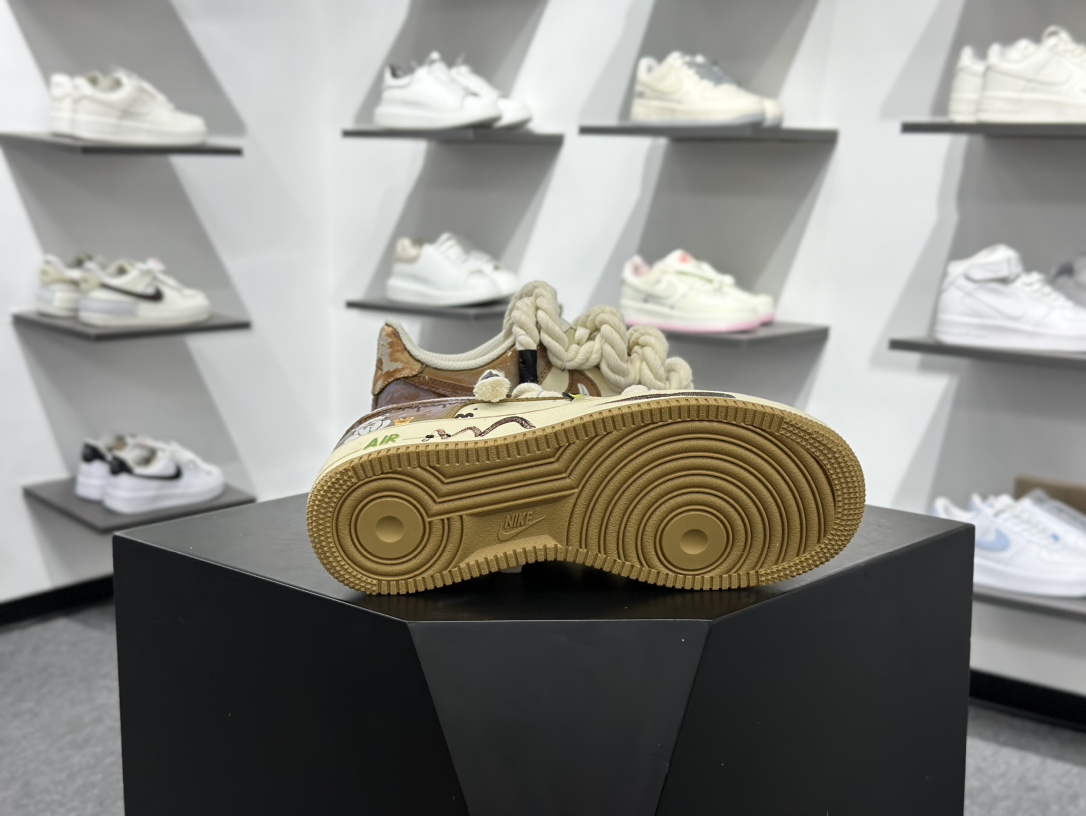 260 手绘涂鸦“奶咖小熊”Nike Air Force 1 “Milk coffee bear”空军一号定制板鞋 XL2321-666