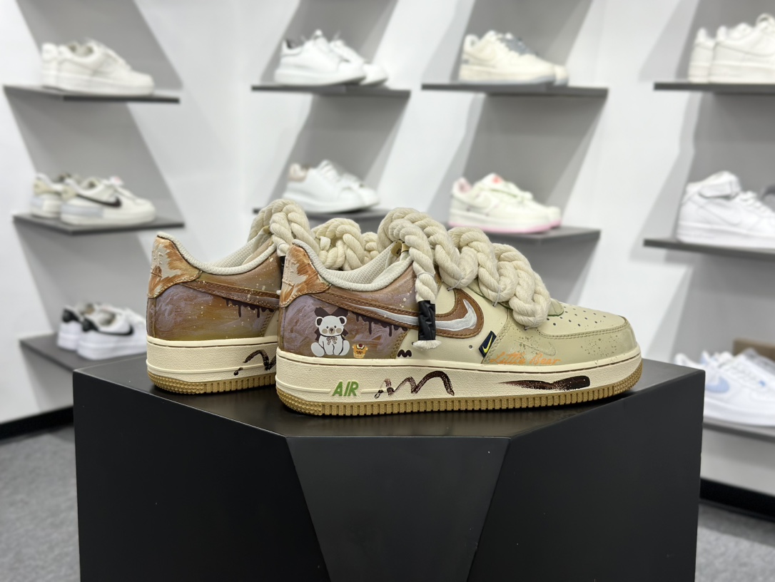 260 手绘涂鸦“奶咖小熊”Nike Air Force 1 “Milk coffee bear”空军一号定制板鞋 XL2321-666
