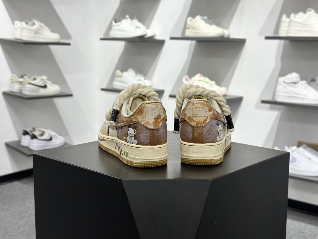 260 手绘涂鸦“奶咖小熊”Nike Air Force 1 “Milk coffee bear”空军一号定制板鞋 XL2321-666