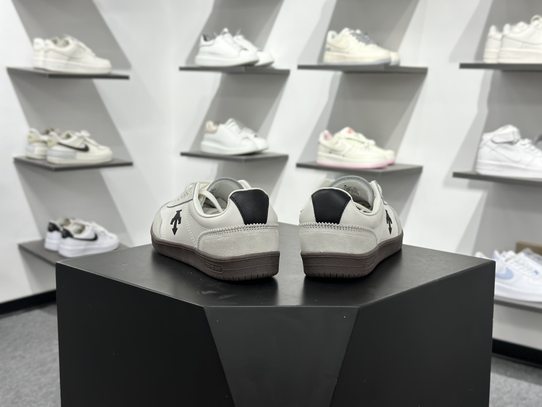 200 迪桑特CHRON TRAINER时尚潮流 休闲板鞋 SQ323LSN75