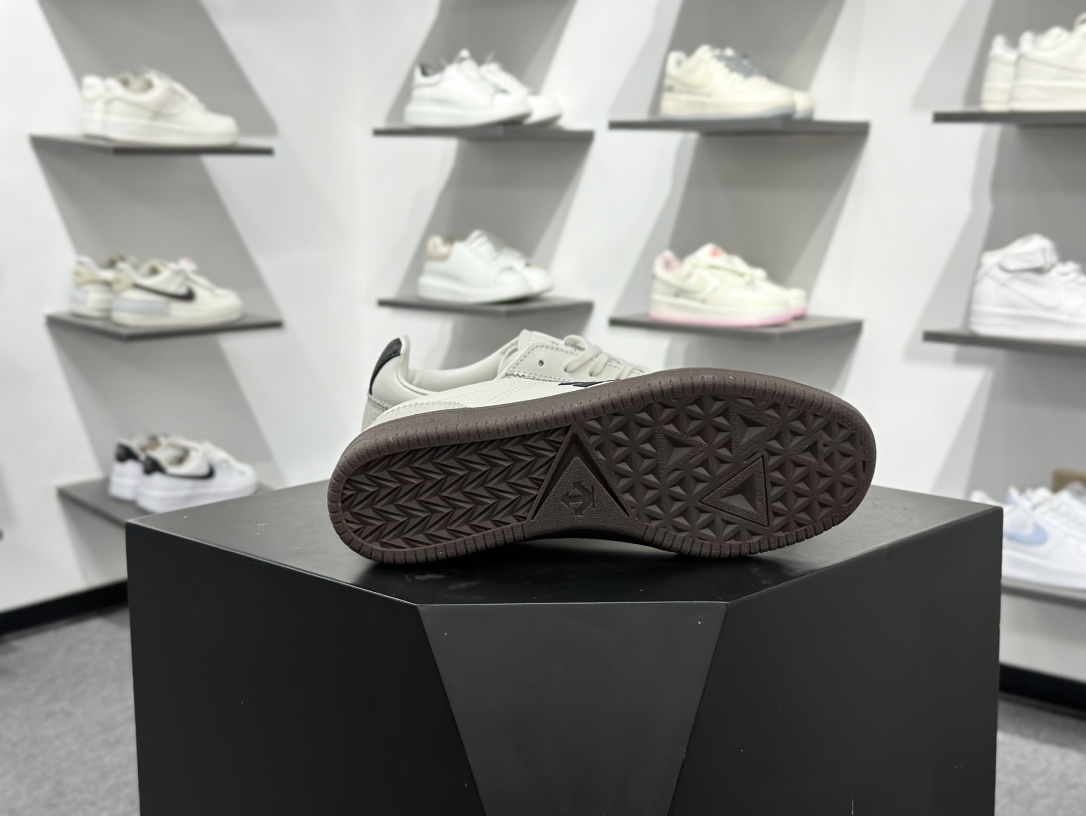 200 迪桑特CHRON TRAINER时尚潮流 休闲板鞋 SQ323LSN75