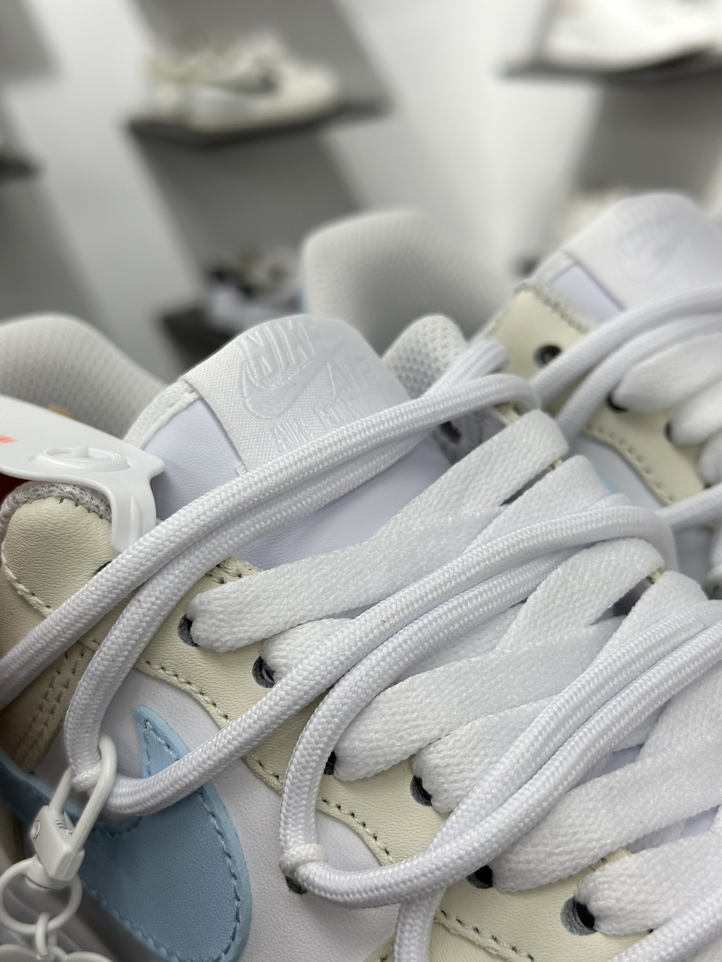 260 Nike Air Force 1‘07 Low 柠盐气泡水 空军一号低帮休闲板鞋 ZH0316-111-Chinese UA Cheap High Quatity Brand Clothes Bags handbags Sneakers wholesale wholesaler seller from China Factory suppliers Fashion Clothing Shoes best Quality Beautiful Price 260 Nike Air Force 1‘07 Low 柠盐气泡水 空军一号低帮休闲板鞋 ZH0316-111