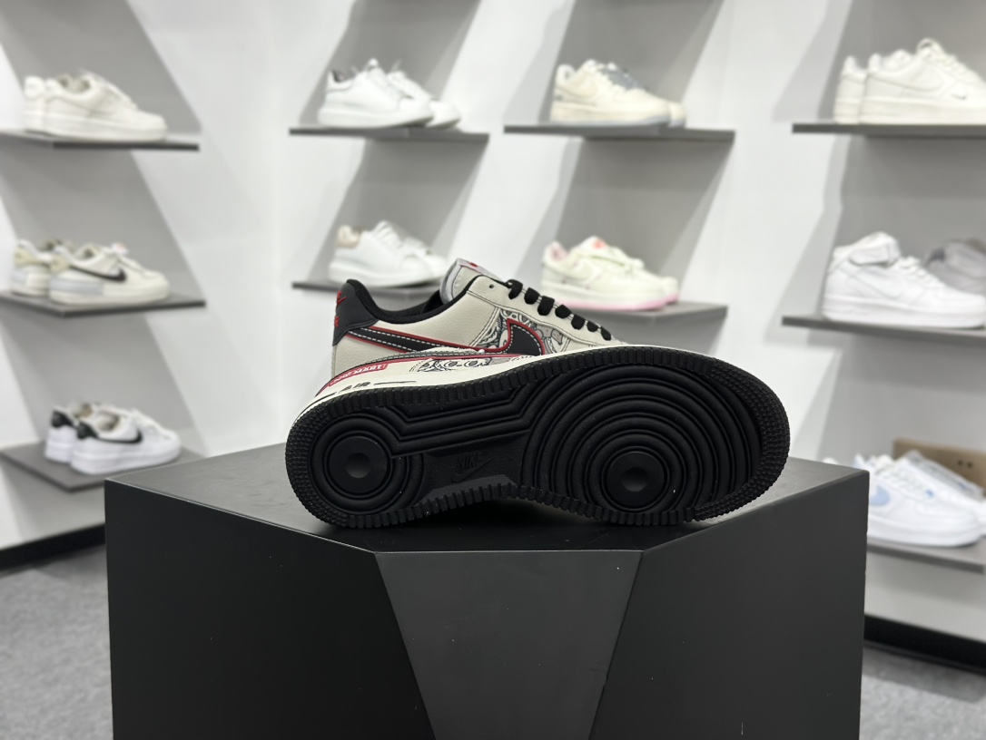 260 Air Force 1 ‘07 Low 拉布布涂鸦米黑红 HQ1688-001