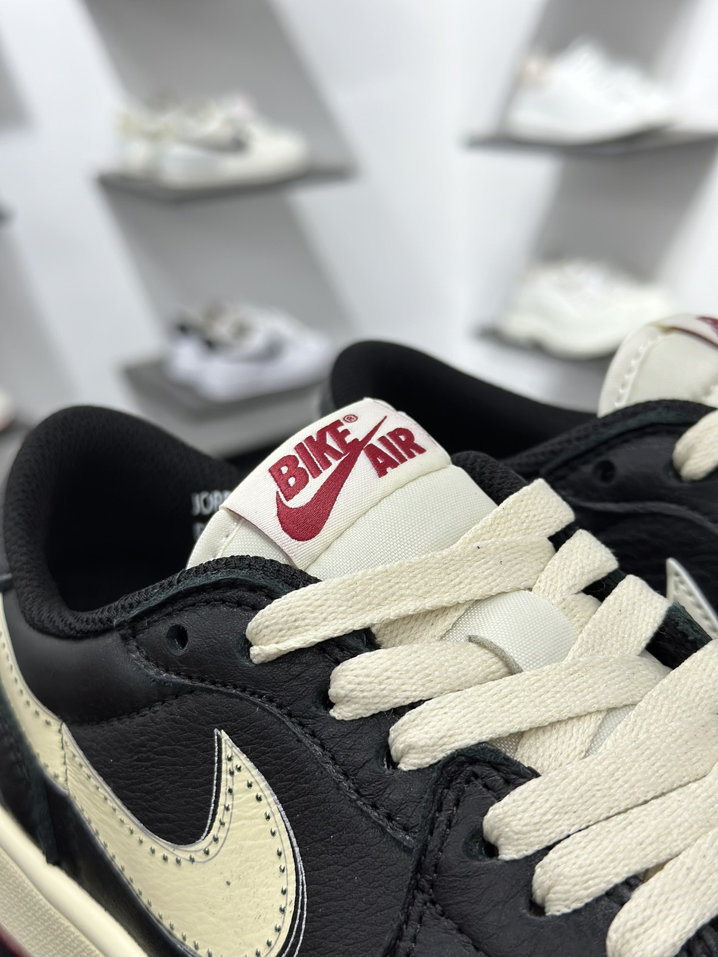 220 AIR JORDAN 1 RETRO LW NITRO 乔1 耐克 低帮文化篮球鞋 IB8958-001