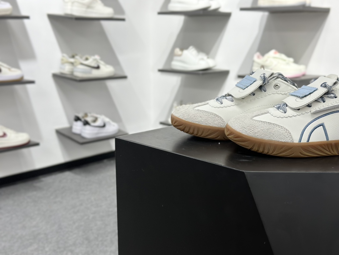 150 Champion T头德训鞋 Champ T-trainer 经典品牌Logo舒适可拆卸鞋舌拼接撞色休闲运动百搭 低帮 板鞋-Chinese UA Cheap High Quatity Brand Clothes Bags handbags Sneakers wholesale wholesaler seller from China Factory suppliers Fashion Clothing Shoes best Quality Beautiful Price 150 Champion T头德训鞋 Champ T-trainer 经典品牌Logo舒适可拆卸鞋舌拼接撞色休闲运动百搭 低帮 板鞋