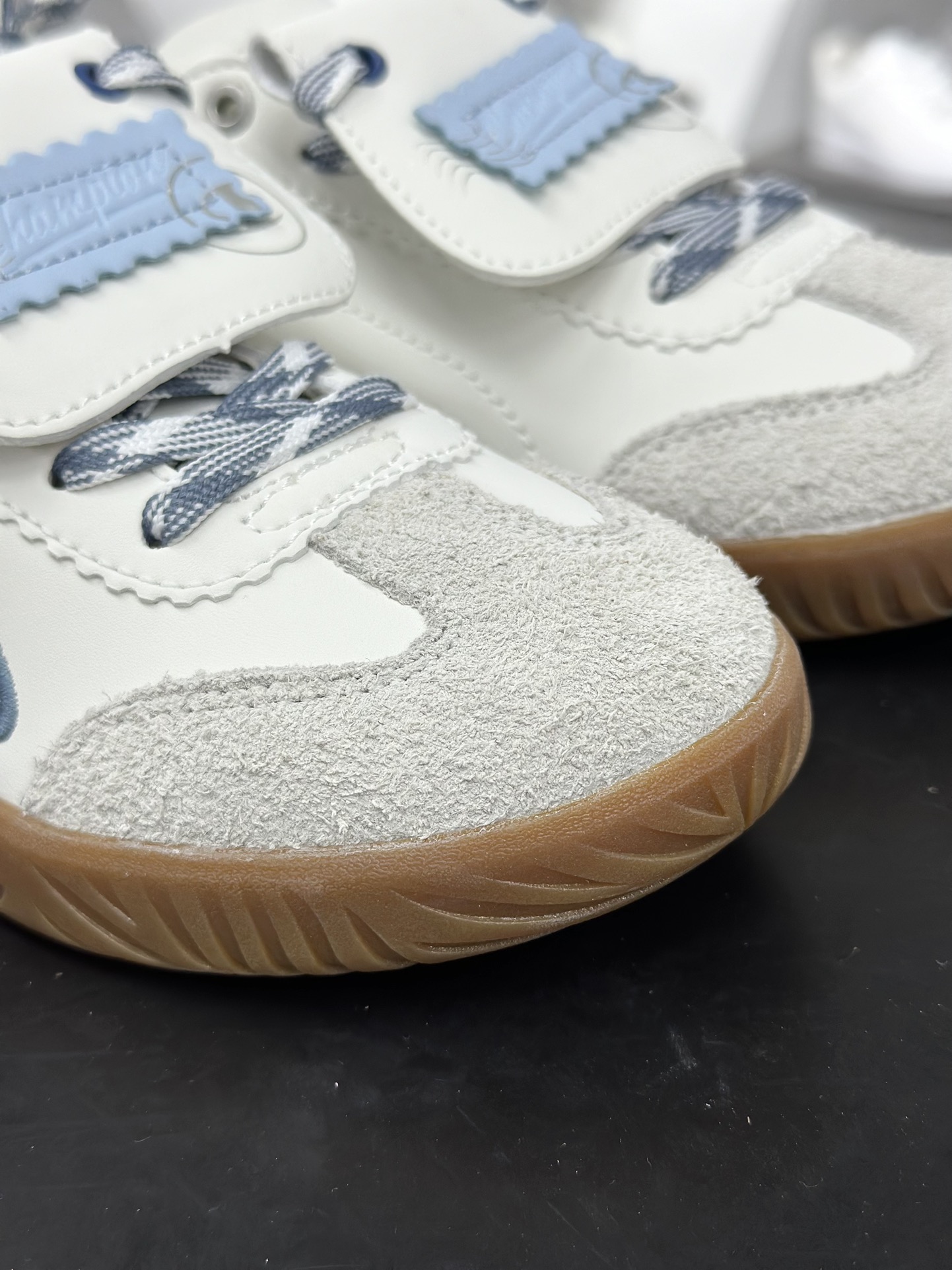 150 Champion T头德训鞋 Champ T-trainer 经典品牌Logo舒适可拆卸鞋舌拼接撞色休闲运动百搭 低帮 板鞋-Chinese UA Cheap High Quatity Brand Clothes Bags handbags Sneakers wholesale wholesaler seller from China Factory suppliers Fashion Clothing Shoes best Quality Beautiful Price 150 Champion T头德训鞋 Champ T-trainer 经典品牌Logo舒适可拆卸鞋舌拼接撞色休闲运动百搭 低帮 板鞋