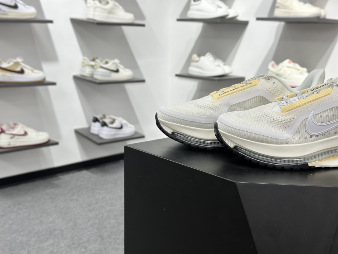 260 Nike Air Zoom Pegasus Premium 耐克 新款气垫缓震休闲跑步鞋 HQ2593-104