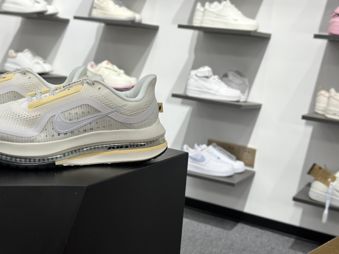 260 Nike Air Zoom Pegasus Premium 耐克 新款气垫缓震休闲跑步鞋 HQ2593-104