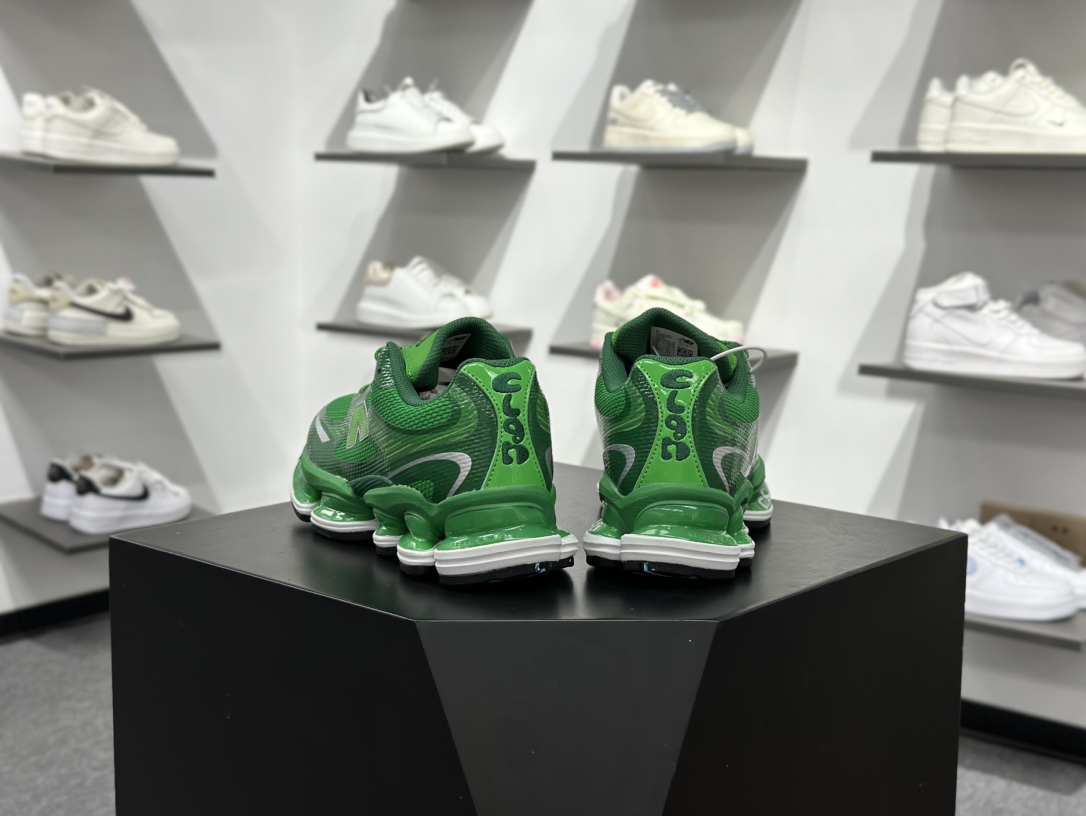 220 全新C版舒适脚感，成为2025年复古潮流爱好的推荐单品 U2000ME