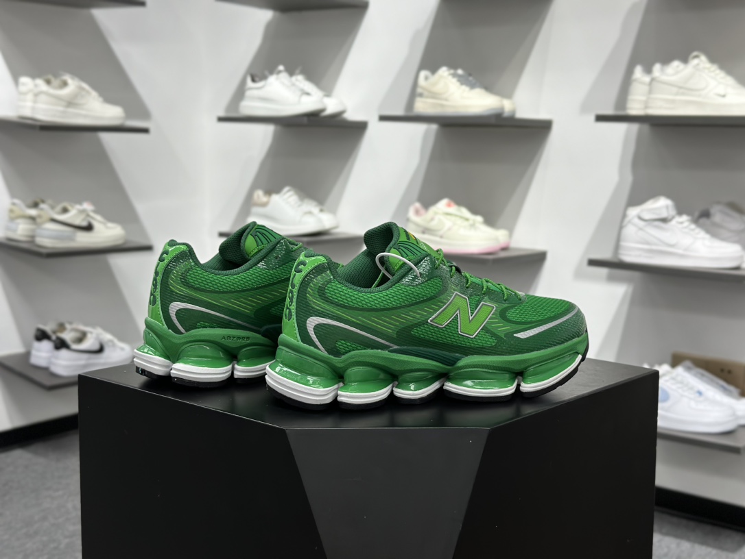 220 全新C版舒适脚感，成为2025年复古潮流爱好的推荐单品 U2000ME