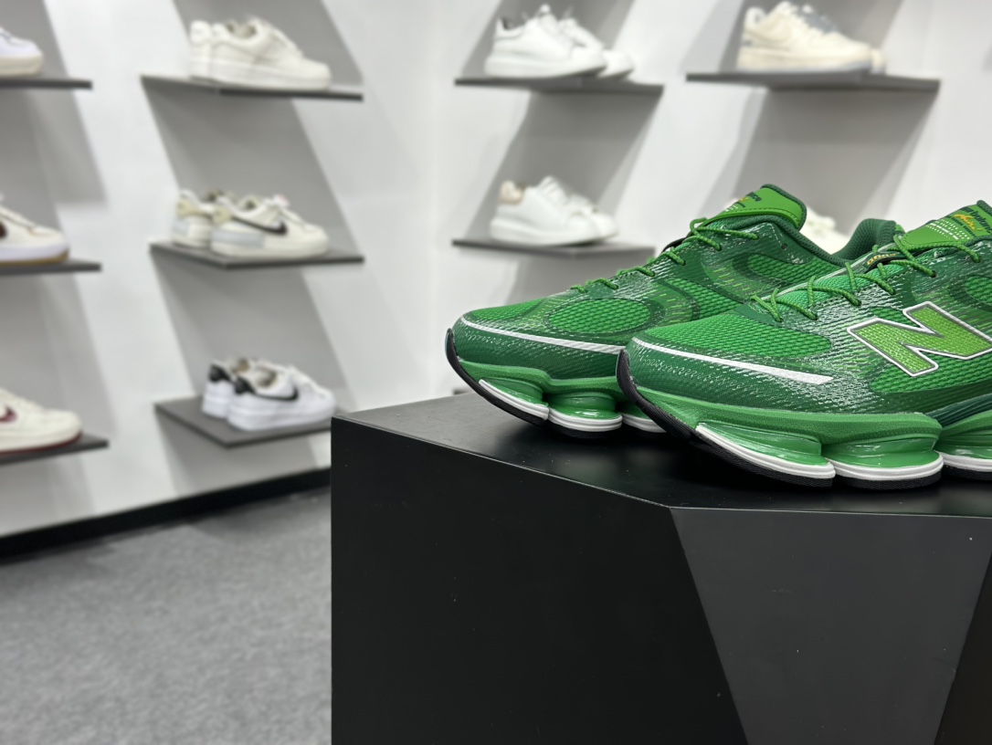 220 全新C版舒适脚感，成为2025年复古潮流爱好的推荐单品 U2000ME