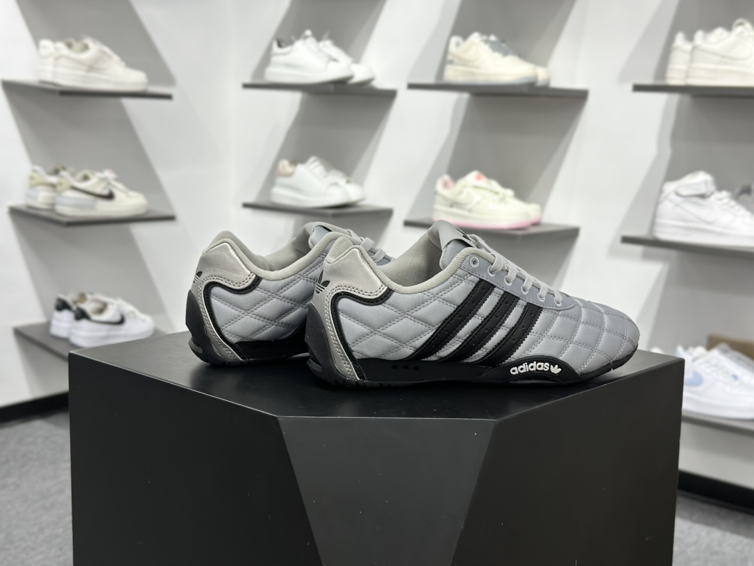 240 阿迪赛车鞋限定复古芭蕾风 超级有光泽感的银灰色赛车鞋