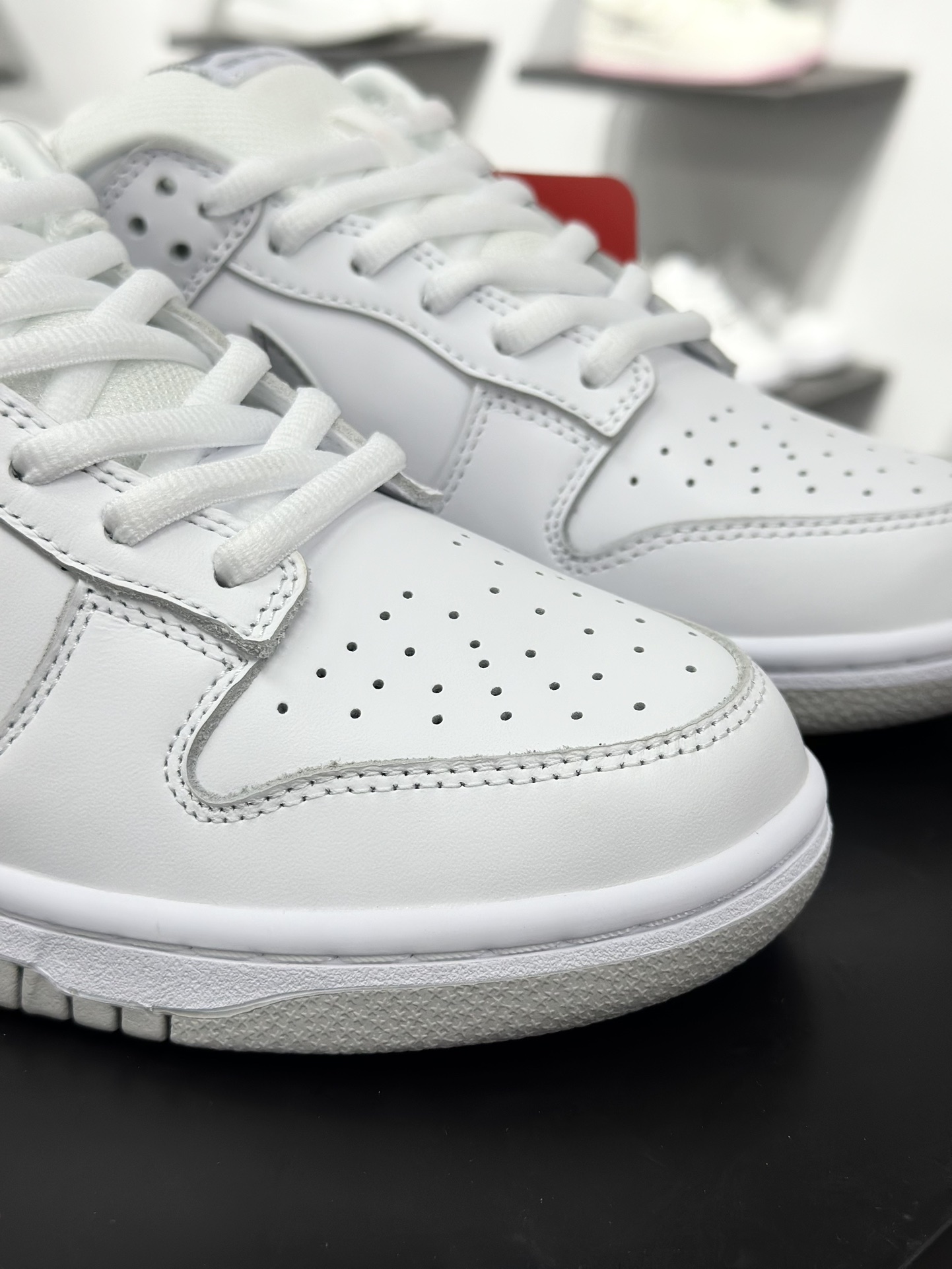 320 Nike Dunk SB DUNK LOW PRO QS x Supreme 白灰 HQ8487-100
