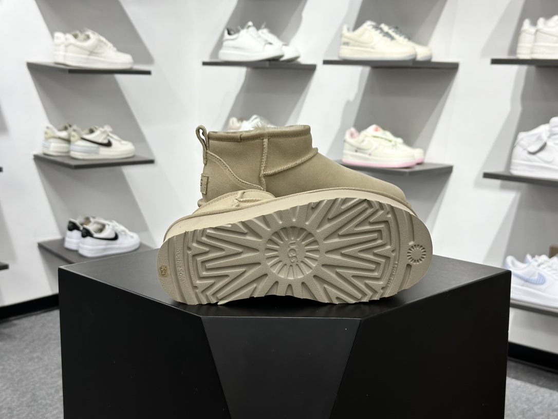 260 UGG 沙色 Mini厚底短筒5cm 小红书爆款 广州外贸大厂生产 鞋头到鞋垫真羊皮毛一体