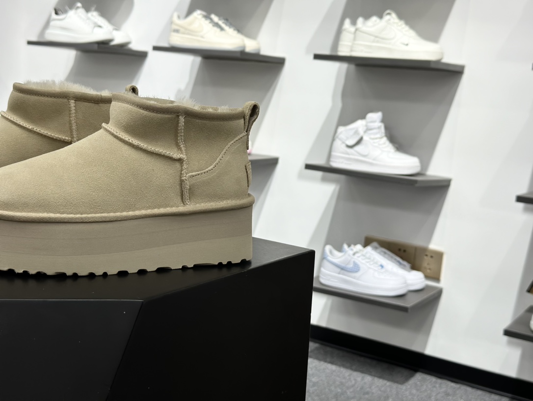 260 UGG 沙色 Mini厚底短筒5cm 小红书爆款 广州外贸大厂生产 鞋头到鞋垫真羊皮毛一体