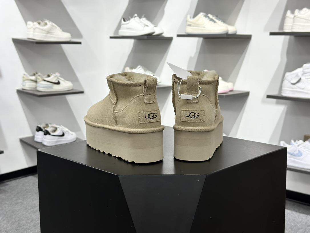 260 UGG 沙色 Mini厚底短筒5cm 小红书爆款 广州外贸大厂生产 鞋头到鞋垫真羊皮毛一体