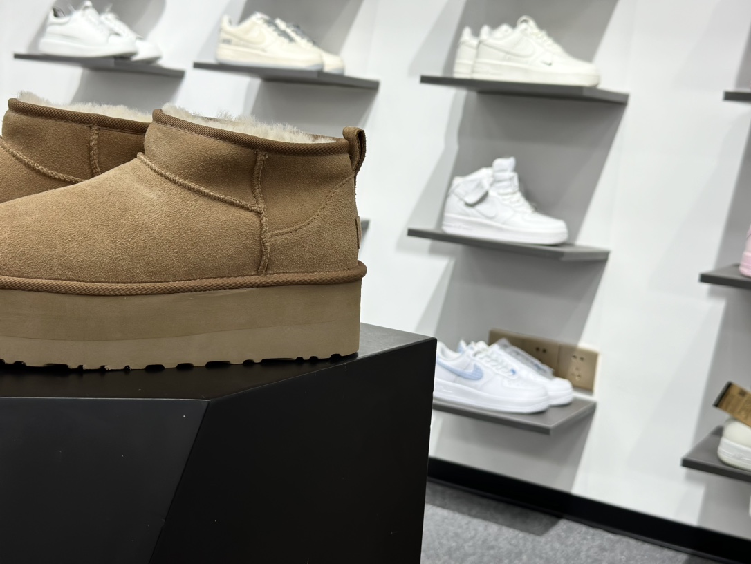 260 UGG 栗色 Mini厚底短筒5cm 小红书爆款 广州外贸大厂生产 鞋头到鞋垫真羊皮毛一体