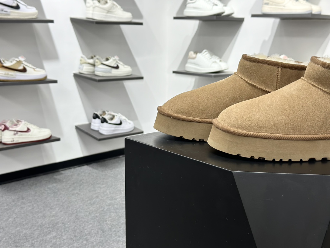 260 UGG 栗色 Mini厚底短筒3cm 小红书爆款 广州外贸大厂生产 鞋头到鞋垫真羊皮毛一体