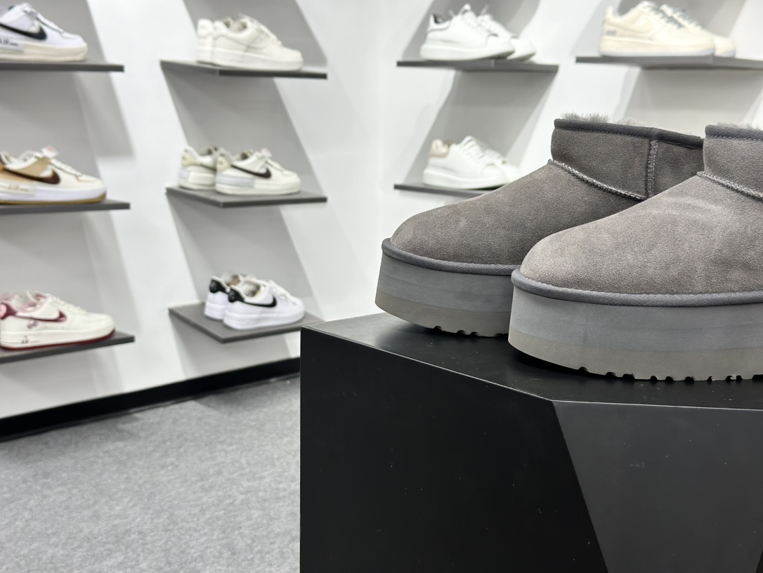 260 UGG 灰色 Mini厚底短筒5cm 小红书爆款 广州外贸大厂生产 鞋头到鞋垫真羊皮毛一体 独立外盒包装