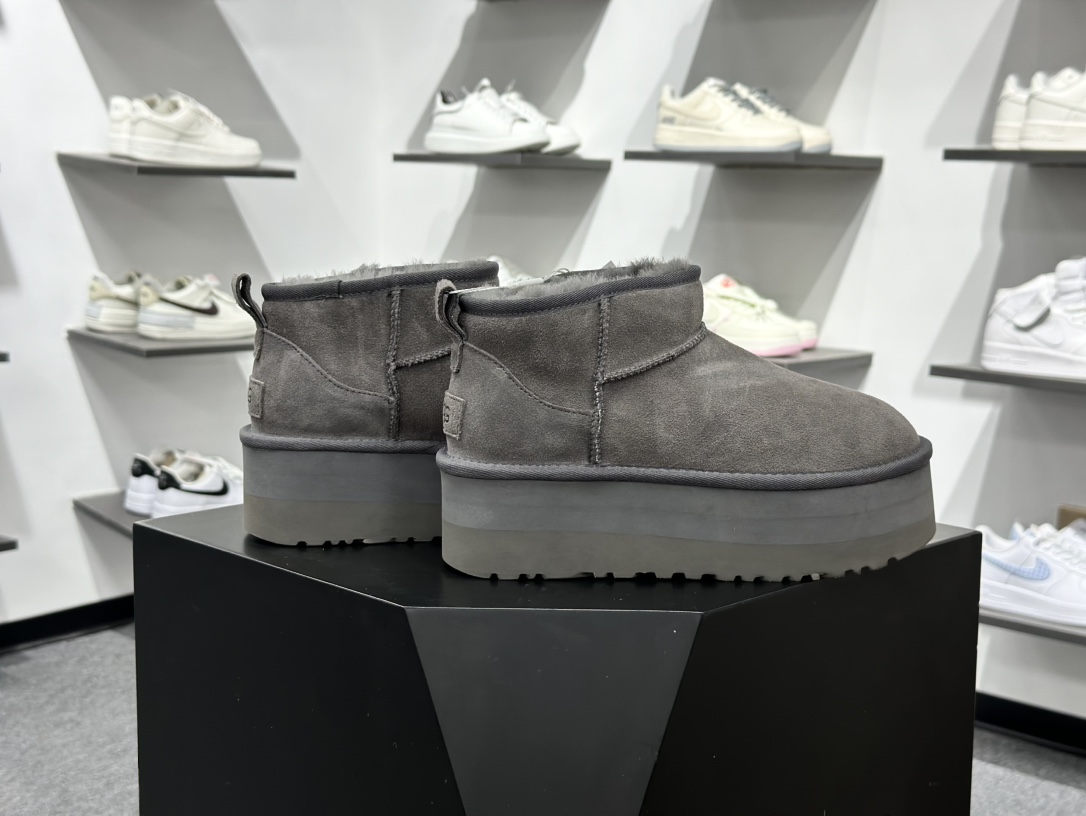 260 UGG 灰色 Mini厚底短筒5cm 小红书爆款 广州外贸大厂生产 鞋头到鞋垫真羊皮毛一体 独立外盒包装
