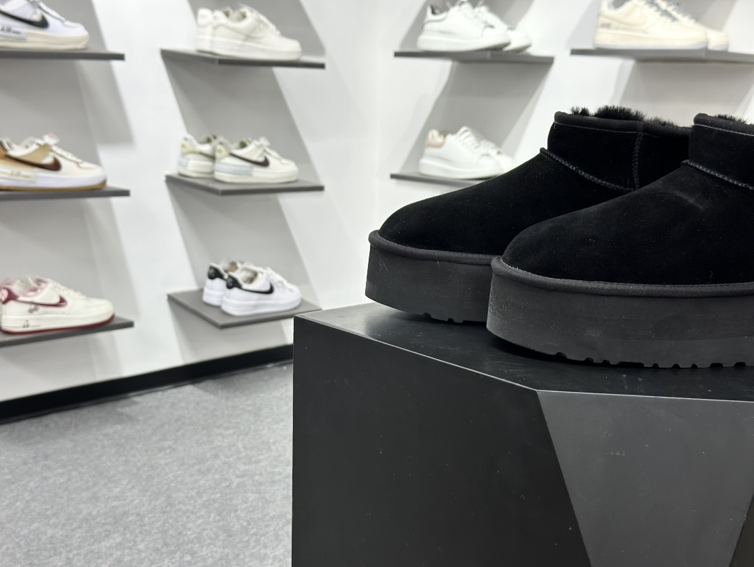 260 UGG 黑色 Mini厚底短筒5cm 小红书爆款 广州外贸大厂生产 鞋头到鞋垫真羊皮毛一体