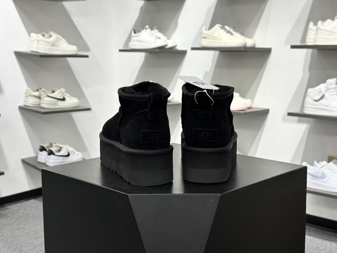 260 UGG 黑色 Mini厚底短筒5cm 小红书爆款 广州外贸大厂生产 鞋头到鞋垫真羊皮毛一体