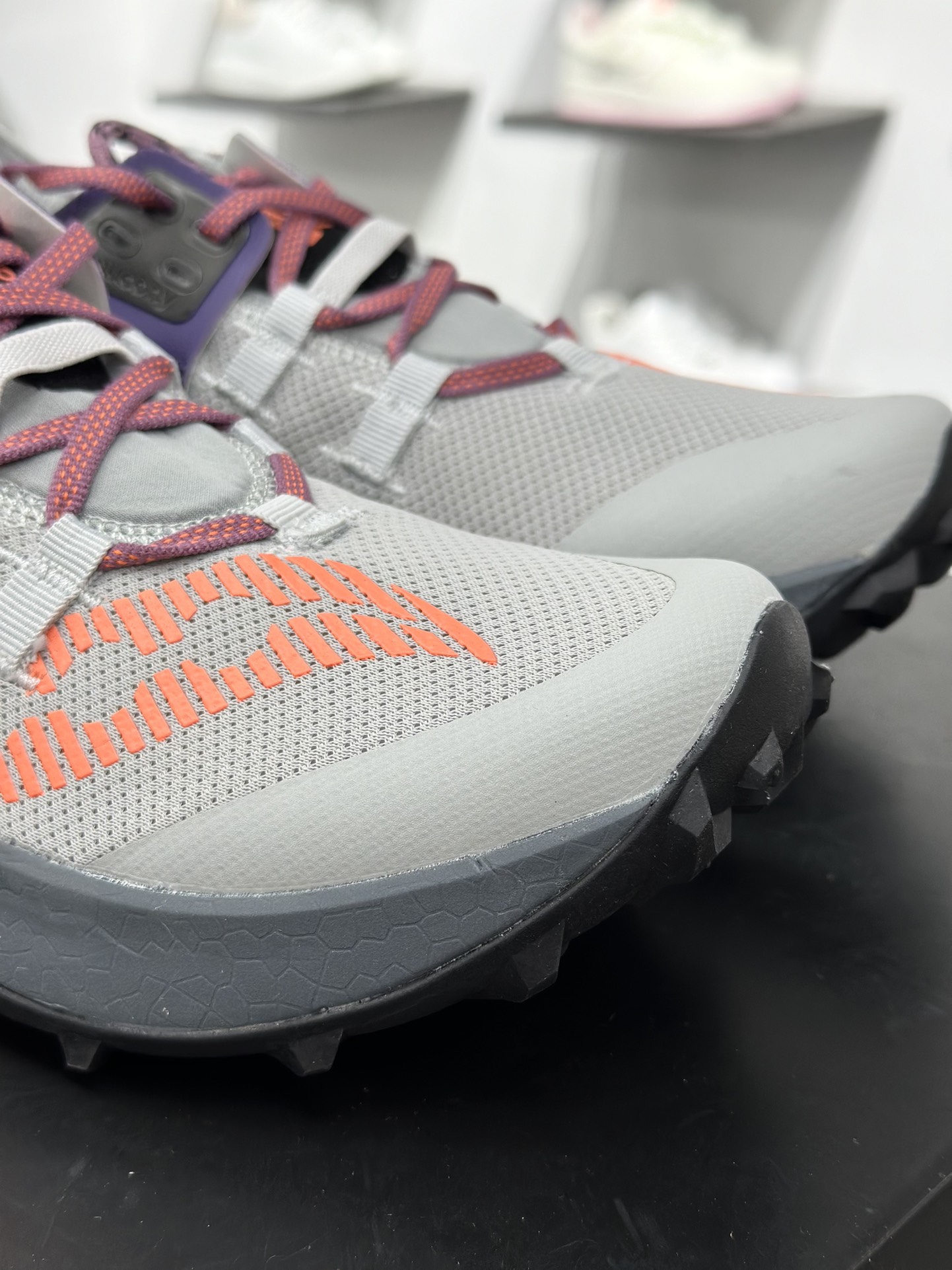 200 SAUCONY索康尼 ENDORPHIN RIFT系列 低帮缓震跑步鞋 S10856-125