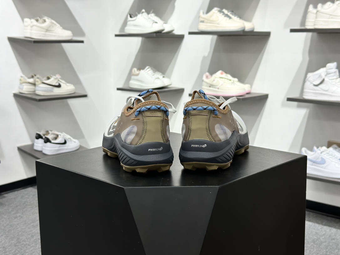 200 SAUCONY索康尼 ENDORPHIN RIFT系列 低帮缓震跑步鞋 S20856-20