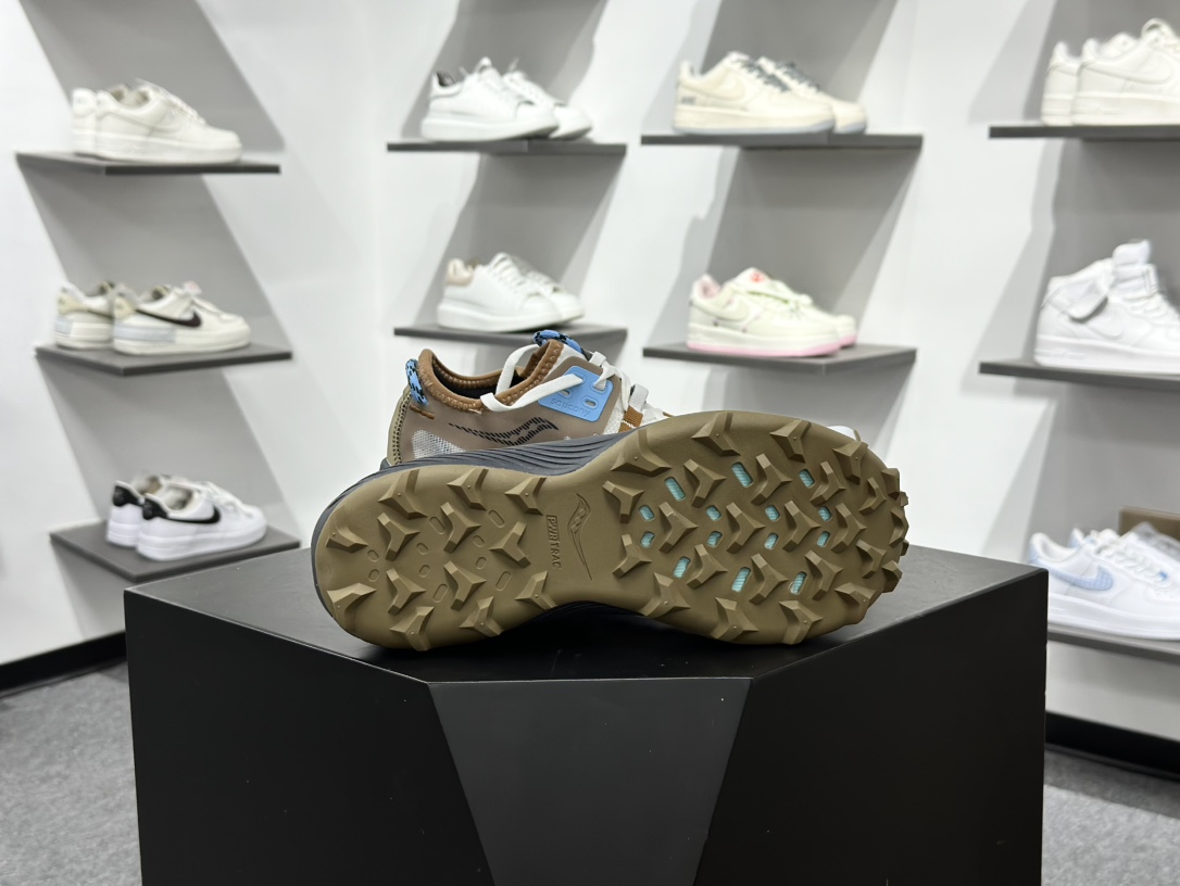 200 SAUCONY索康尼 ENDORPHIN RIFT系列 低帮缓震跑步鞋 S20856-20