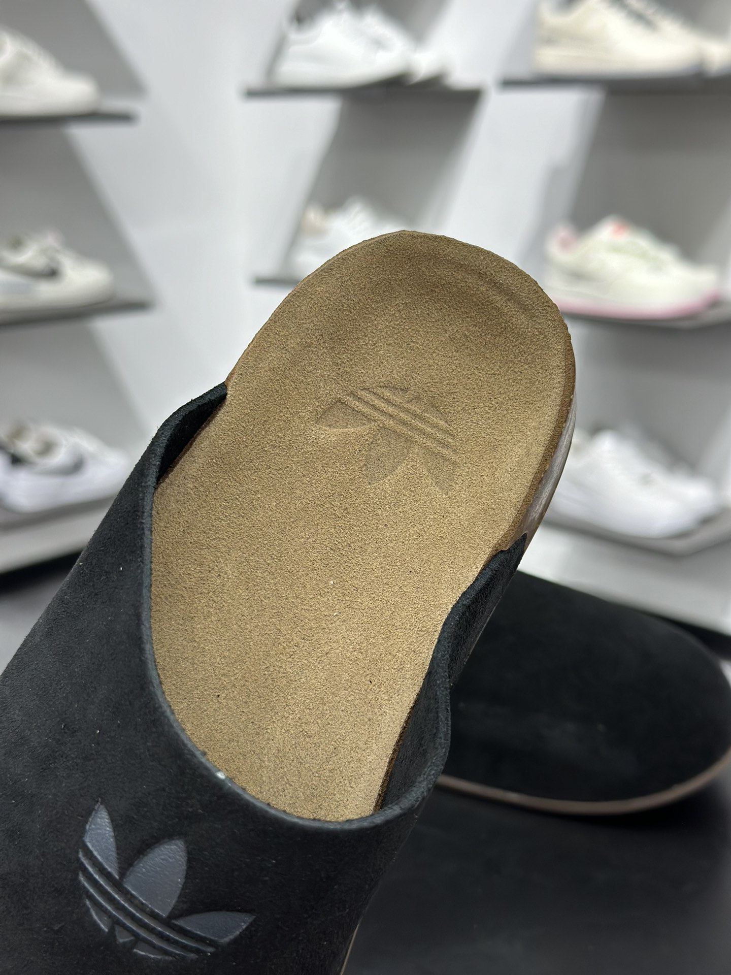 200 adidas originals Adimule 勃肯系 防磨防滑包头拖鞋 懒人福音就是阿迪的穆勒鞋 JQ4367