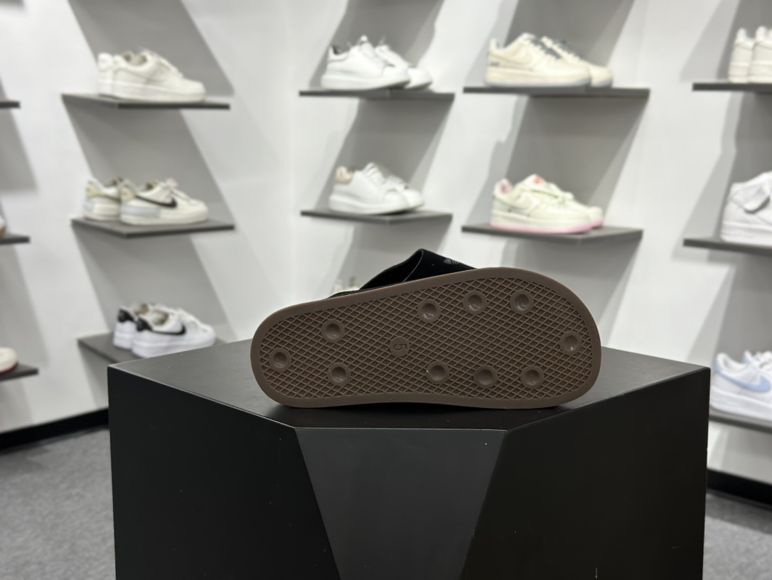 200 adidas originals Adimule 勃肯系 防磨防滑包头拖鞋 懒人福音就是阿迪的穆勒鞋 JQ4367