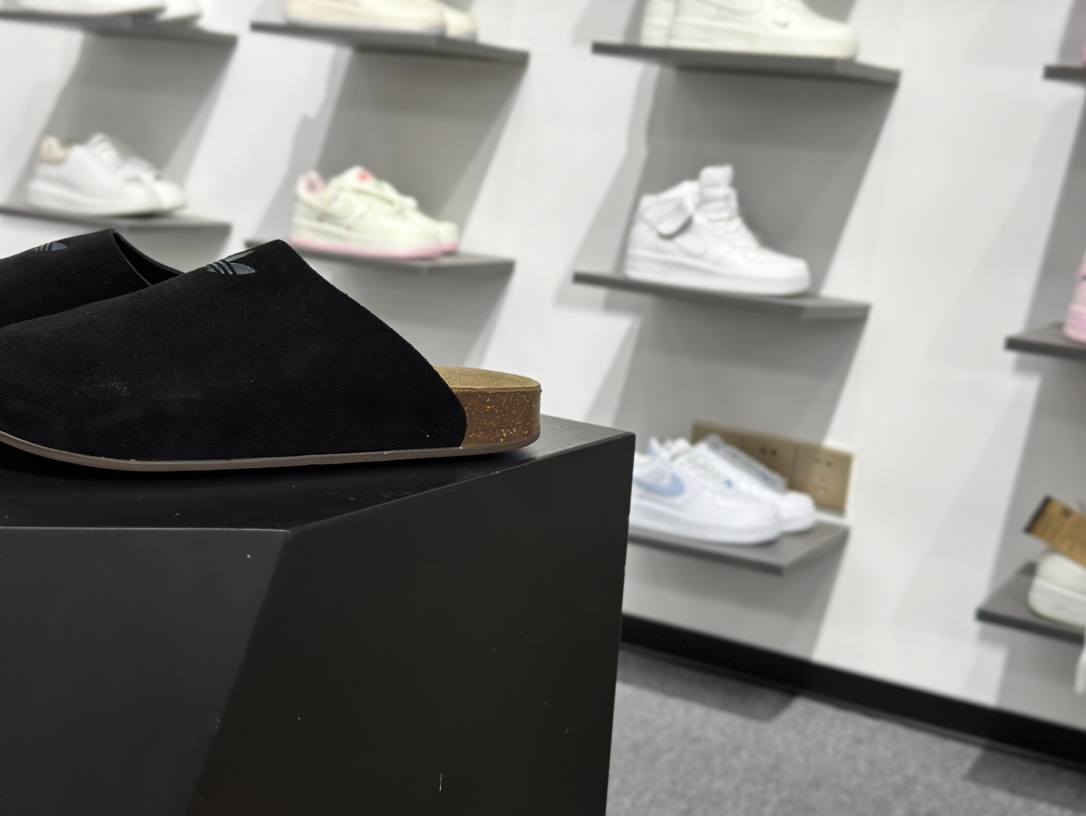 200 adidas originals Adimule 勃肯系 防磨防滑包头拖鞋 懒人福音就是阿迪的穆勒鞋 JQ4367
