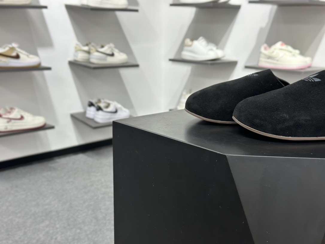 200 adidas originals Adimule 勃肯系 防磨防滑包头拖鞋 懒人福音就是阿迪的穆勒鞋 JQ4367