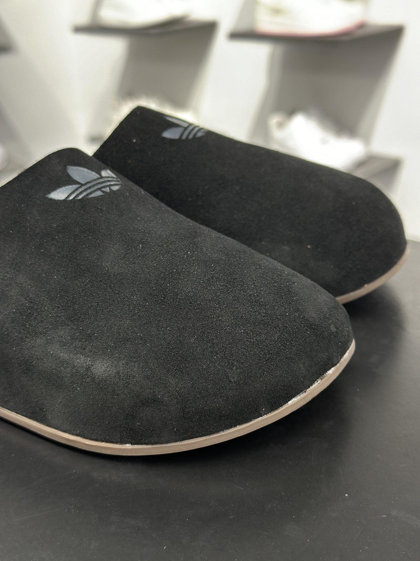 200 adidas originals Adimule 勃肯系 防磨防滑包头拖鞋 懒人福音就是阿迪的穆勒鞋 JQ4367