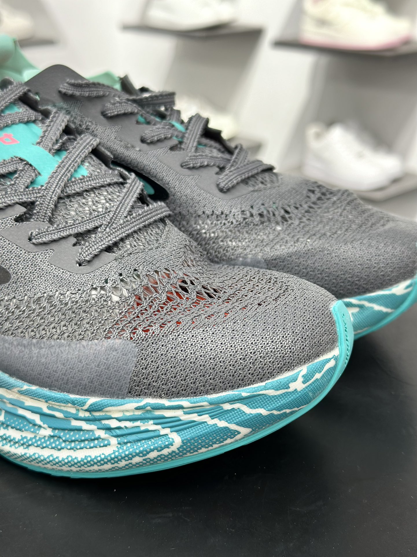 200 Brooks 布鲁克斯 Hyperion Elite 4 PB 超弹轻盈跑步鞋 低帮透气缓震支撑休闲运动慢跑鞋 100053 1D 136