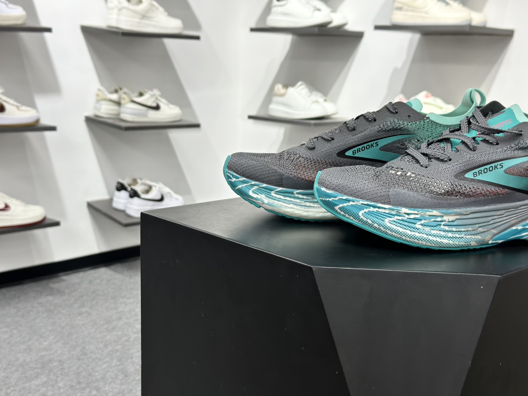 200 Brooks 布鲁克斯 Hyperion Elite 4 PB 超弹轻盈跑步鞋 低帮透气缓震支撑休闲运动慢跑鞋 100053 1D 136