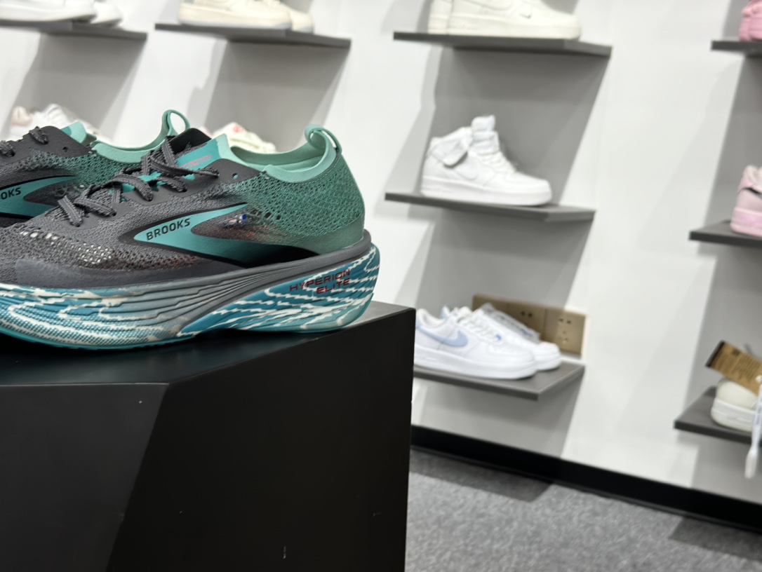 200 Brooks 布鲁克斯 Hyperion Elite 4 PB 超弹轻盈跑步鞋 低帮透气缓震支撑休闲运动慢跑鞋 100053 1D 136