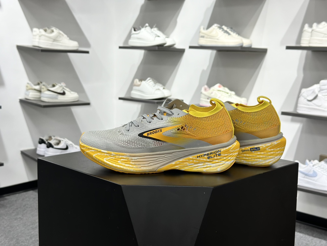 200 Brooks 布鲁克斯 Hyperion Elite 4 PB 超弹轻盈跑步鞋 100053 1D 135