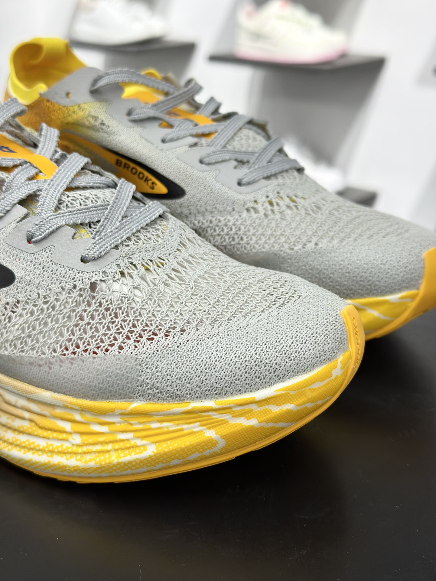 200 Brooks 布鲁克斯 Hyperion Elite 4 PB 超弹轻盈跑步鞋 100053 1D 135