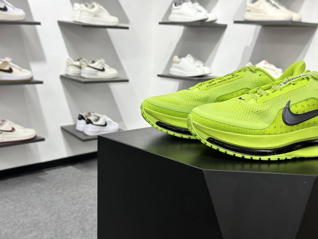 240 Nike Air Zoom Pegasus Premium RUN 耐克 新款气垫缓震休闲跑步鞋 HQ2592-700