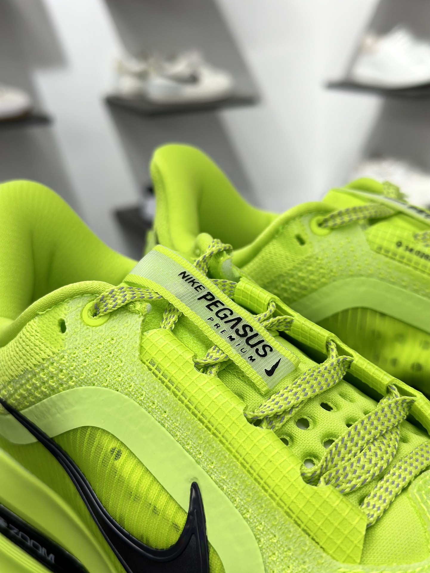 240 Nike Air Zoom Pegasus Premium RUN 耐克 新款气垫缓震休闲跑步鞋 HQ2592-700