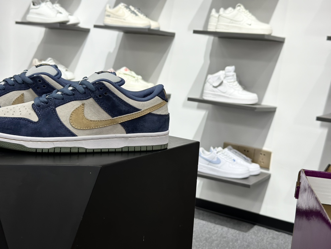 Nike Dunk SB “Polar Fog” 绒面革 蓝白 HF3063-002-莆田鞋,莆田鞋货源,高仿鞋,高仿鞋货源,安福档口,莆田高仿鞋,莆田鞋批发,高仿鞋批发,莆田高仿运动鞋,高仿运动鞋,莆田运动鞋 Nike Dunk SB “Polar Fog” 绒面革 蓝白 HF3063-002