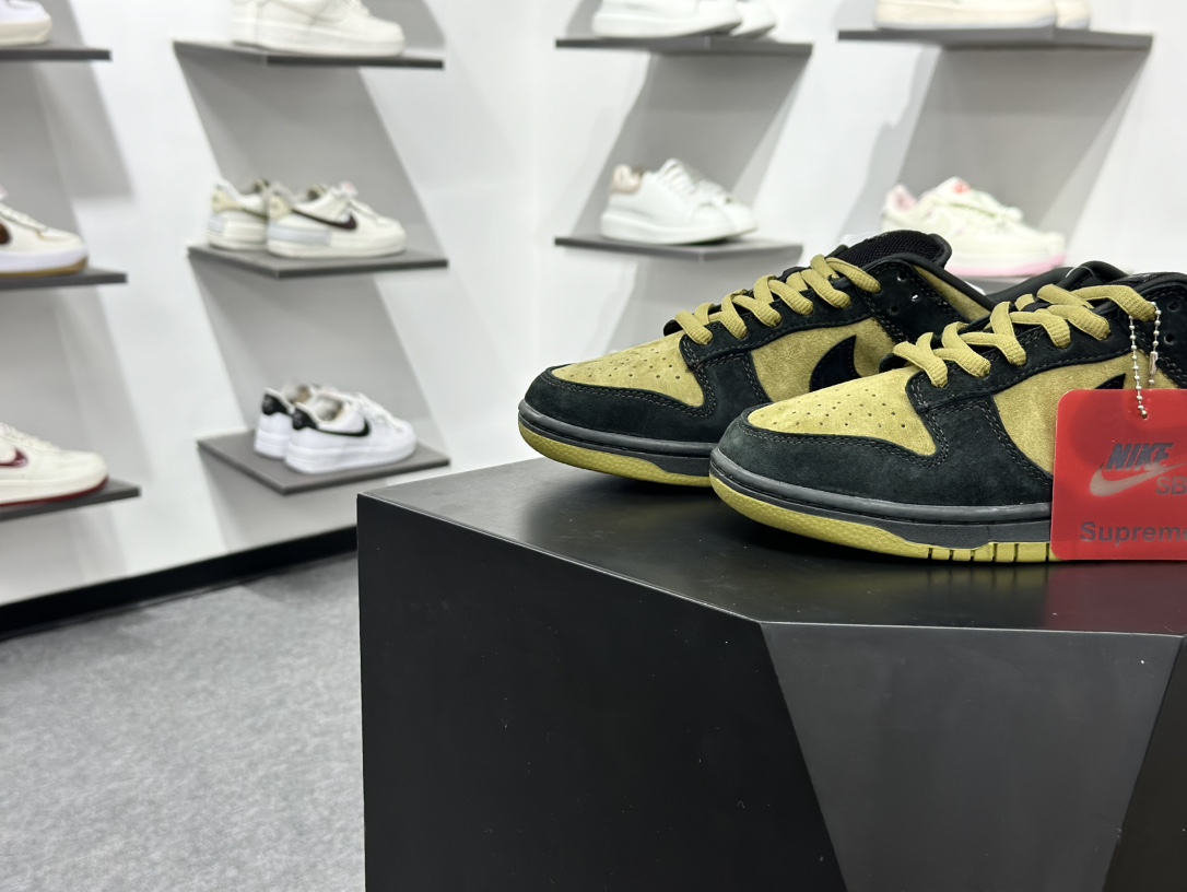 220 Nike Dunk Low Retro ‘联名黑棕’ HQ8487-300