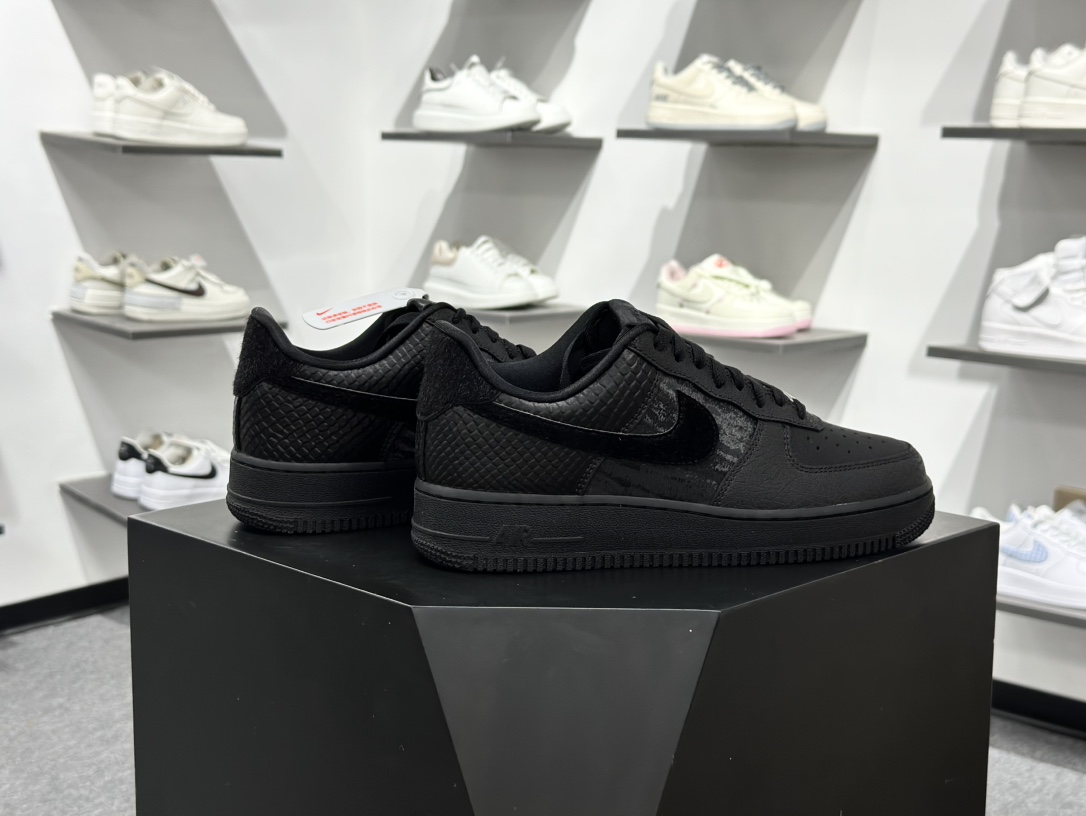 200 Nike Air Force 1 Low HQ1977-001